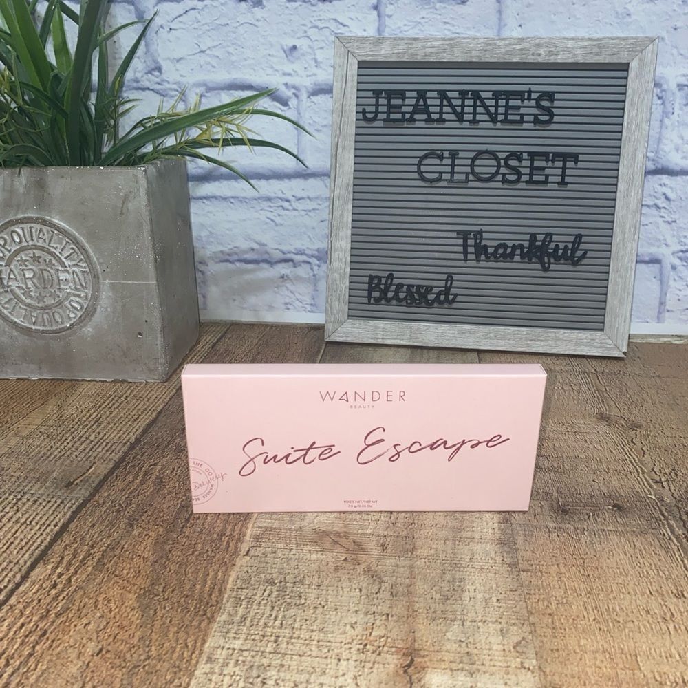 WANDER BEAUTY Suite Escape Palette. 
New unopened sealed palette - Picture 3 of 7